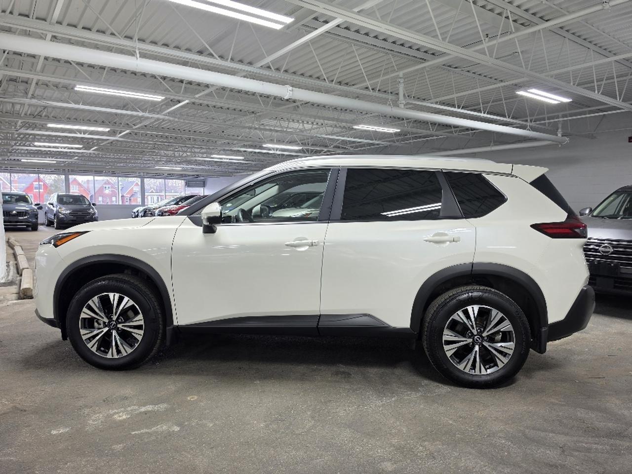 2023 Nissan Rogue SV AWD, APPLE CARPLAY, REMOTE START, PANO ROOF Photo