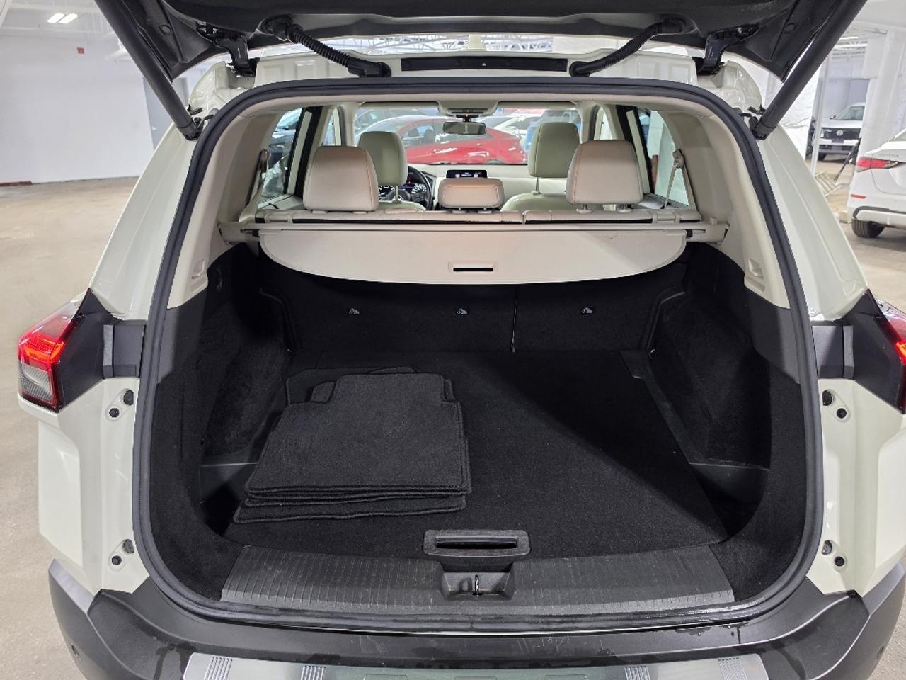 2022 Nissan Rogue SV PREMIUM, PRIMA-TEX, 360 CAM, PRO-PILOT, 19" AL Photo