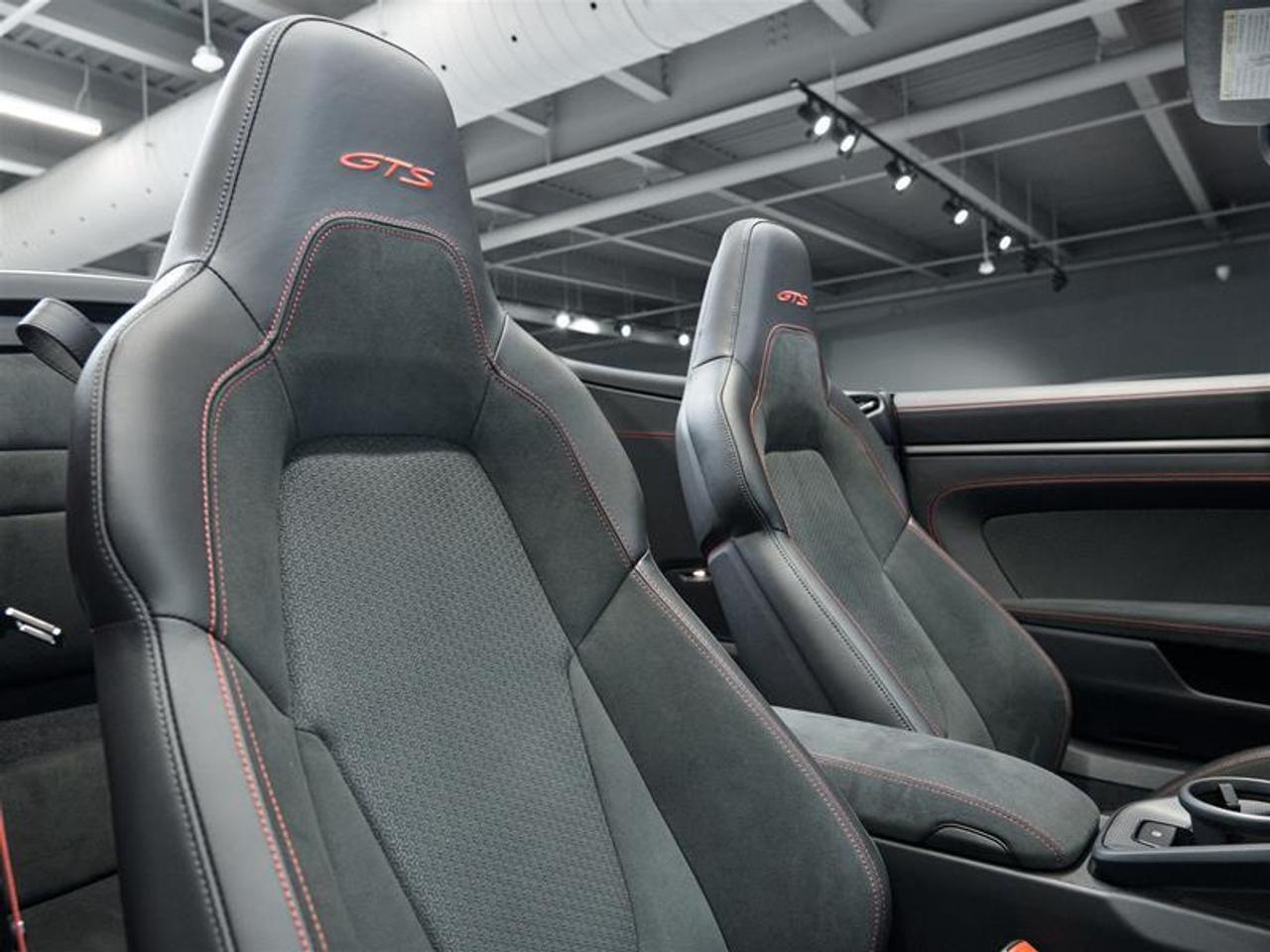 2025 Porsche 911 Carrera 4 GTS Cabriolet Photo