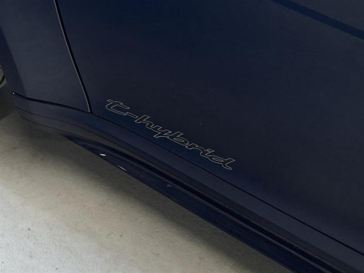 2025 Porsche 911 Carrera 4 GTS Cabriolet Photo