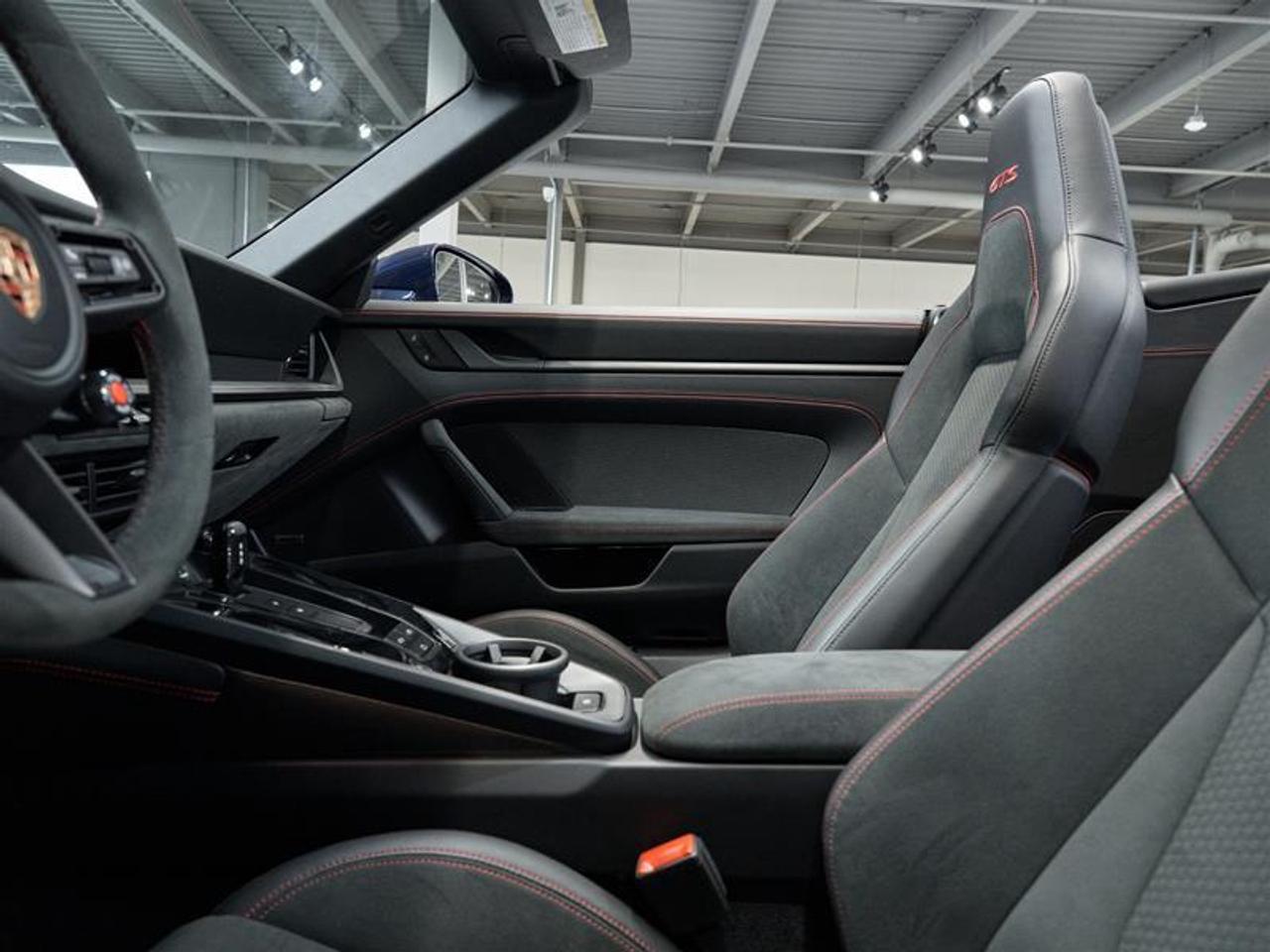 2025 Porsche 911 Carrera 4 GTS Cabriolet Photo