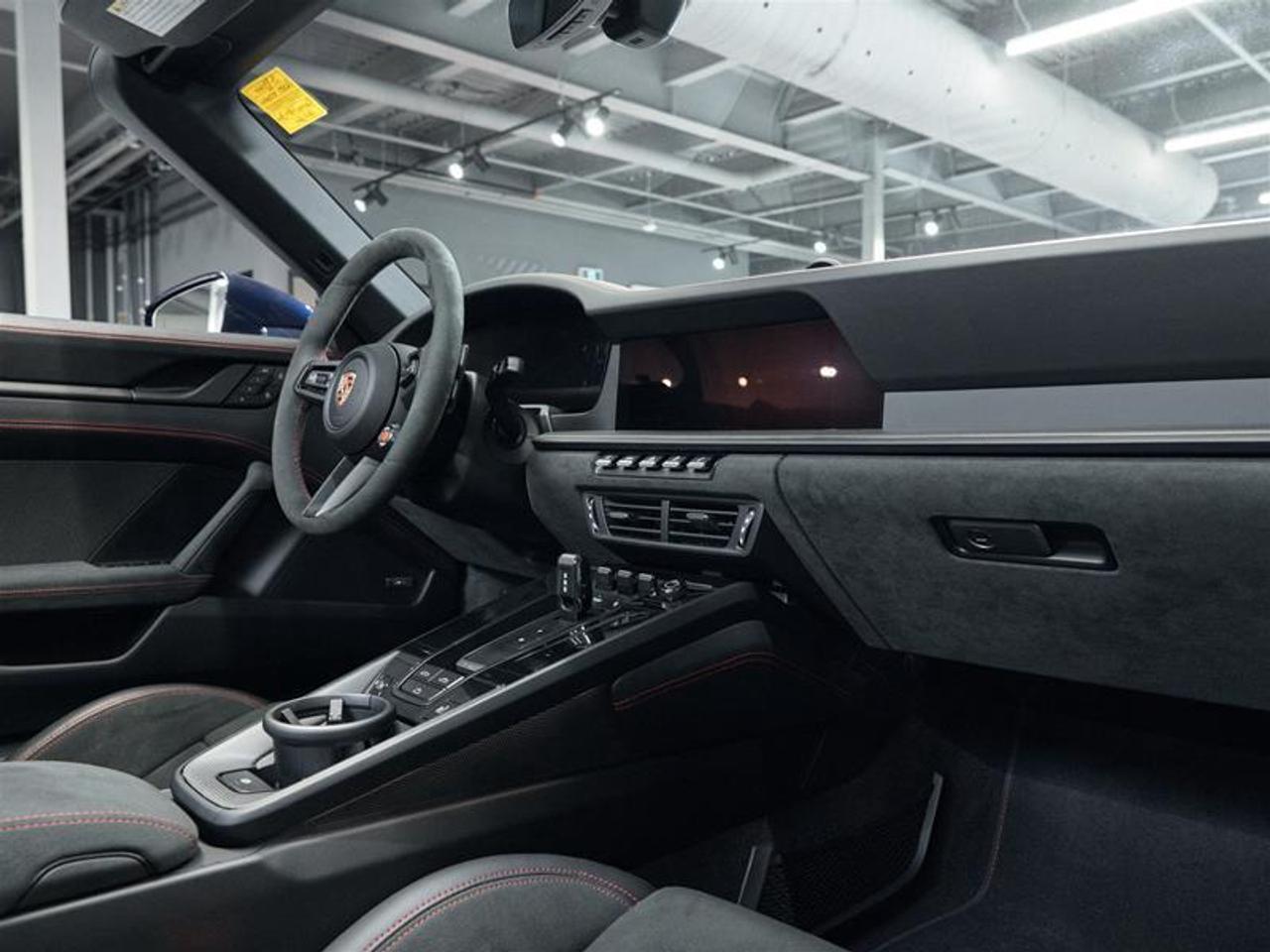 2025 Porsche 911 Carrera 4 GTS Cabriolet Photo