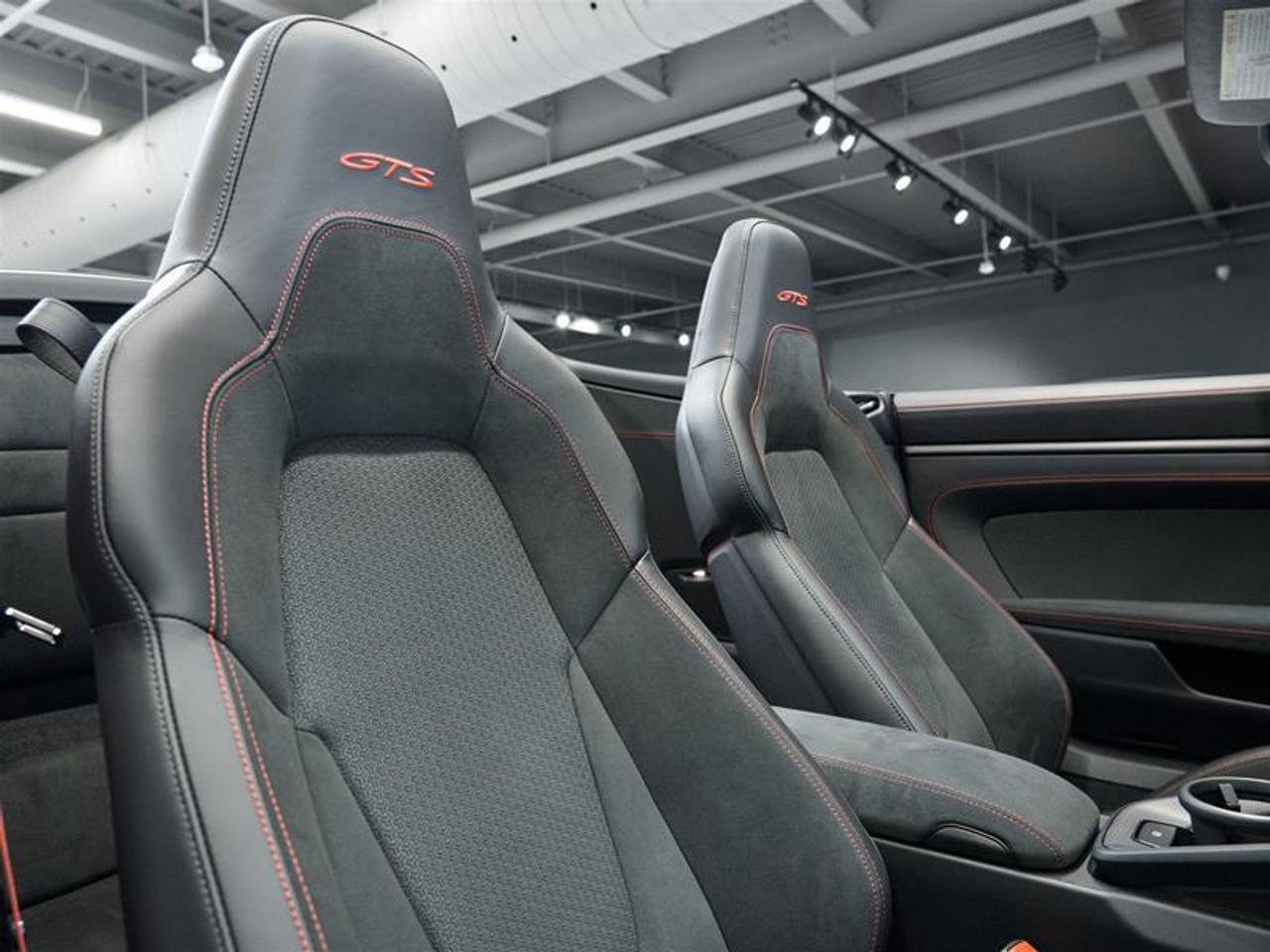 2025 Porsche 911 Carrera 4 GTS Cabriolet Photo