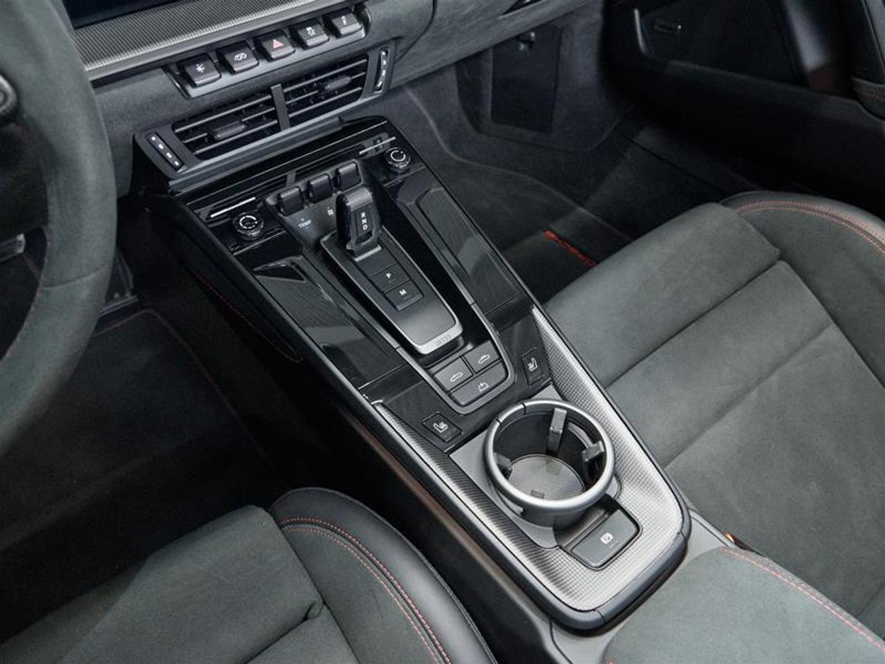 2025 Porsche 911 Carrera 4 GTS Cabriolet Photo