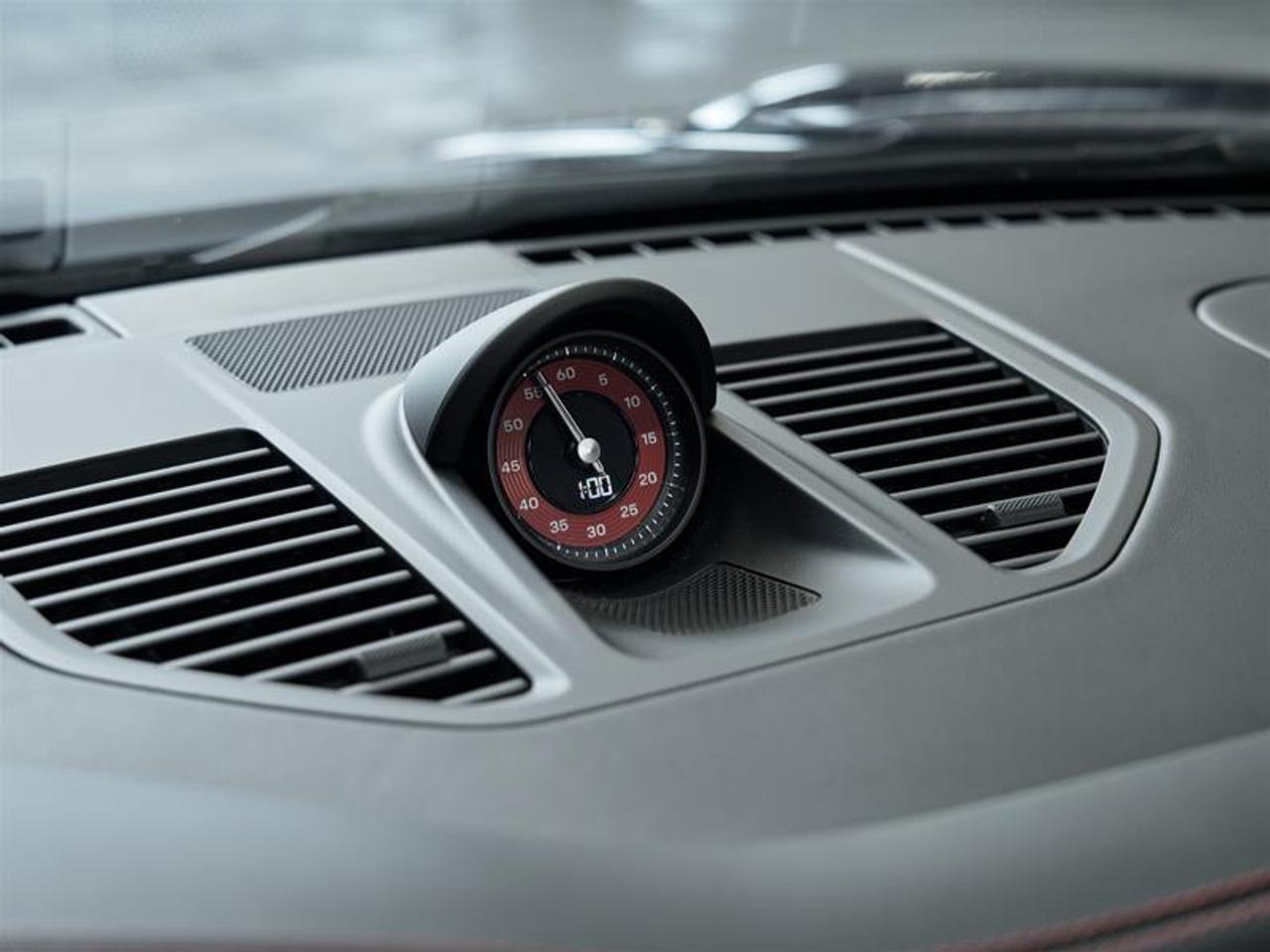 2025 Porsche 911 Carrera 4 GTS Cabriolet Photo