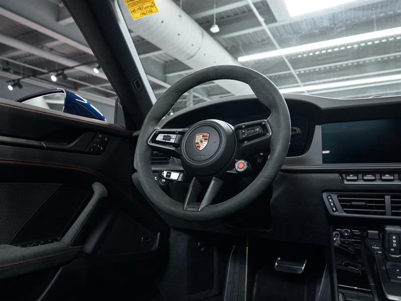 2025 Porsche 911 Carrera 4 GTS Cabriolet Photo