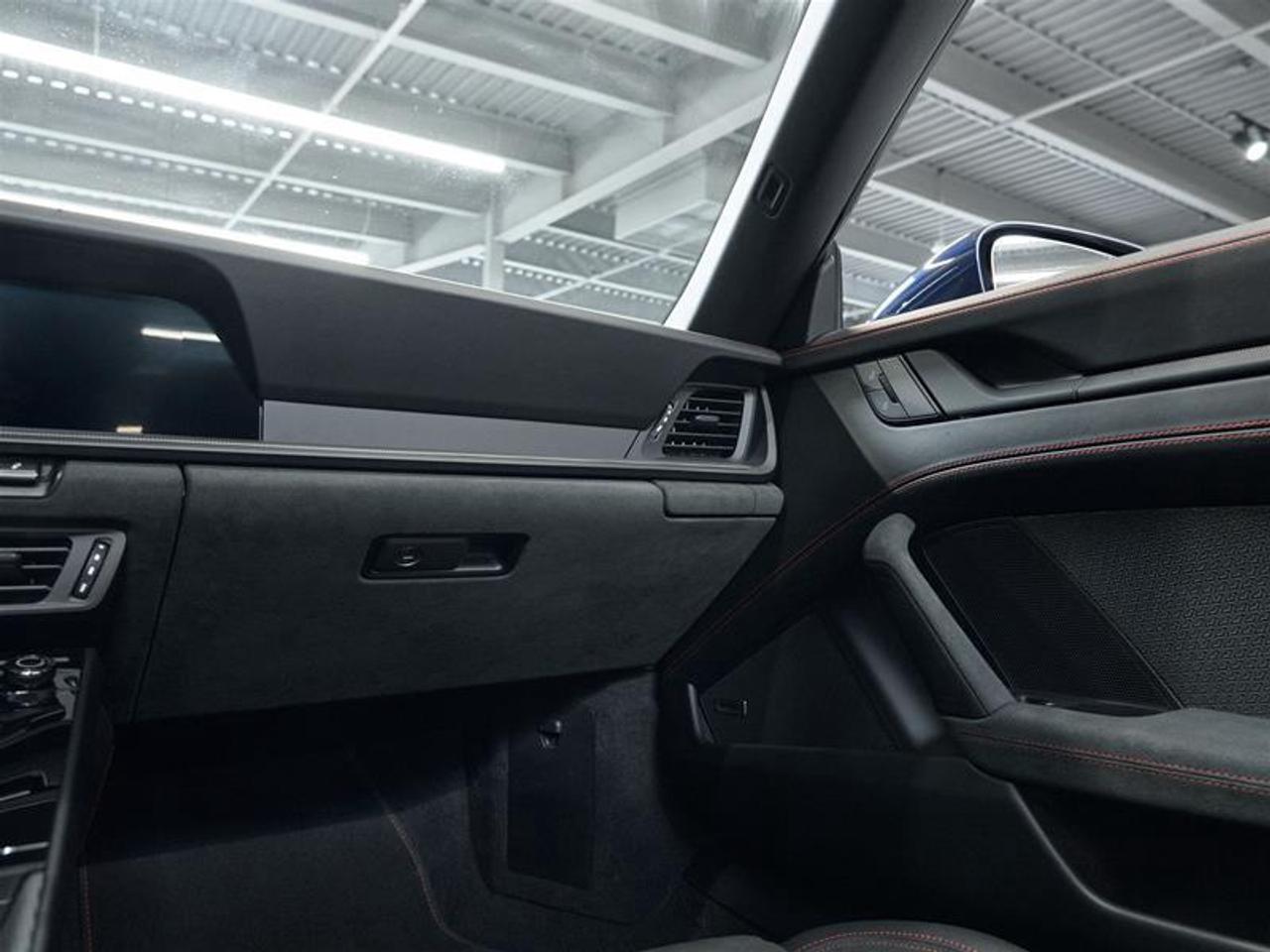 2025 Porsche 911 Carrera 4 GTS Cabriolet Photo