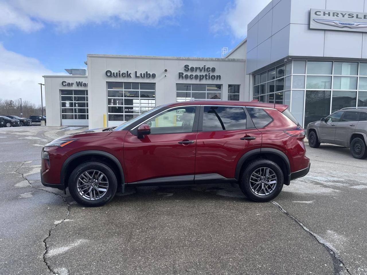2024 Nissan Rogue AWD S Photo2