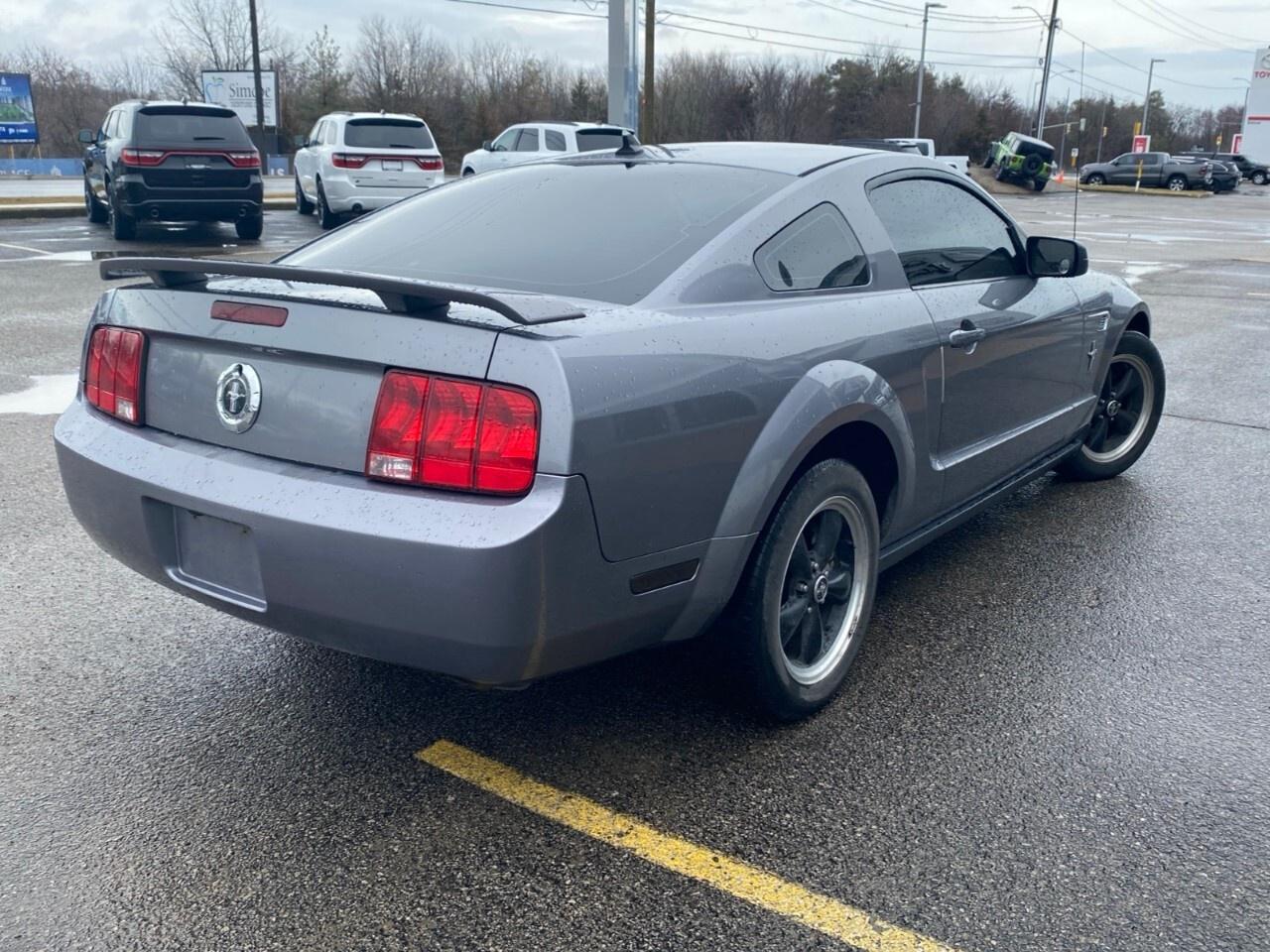 2006 Ford Mustang 2dr Cpe Photo