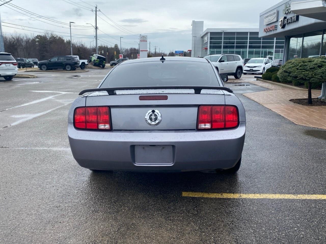 2006 Ford Mustang 2dr Cpe Photo