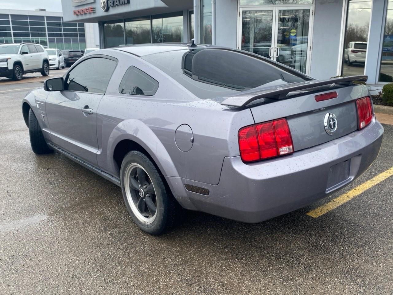 2006 Ford Mustang 2dr Cpe Photo