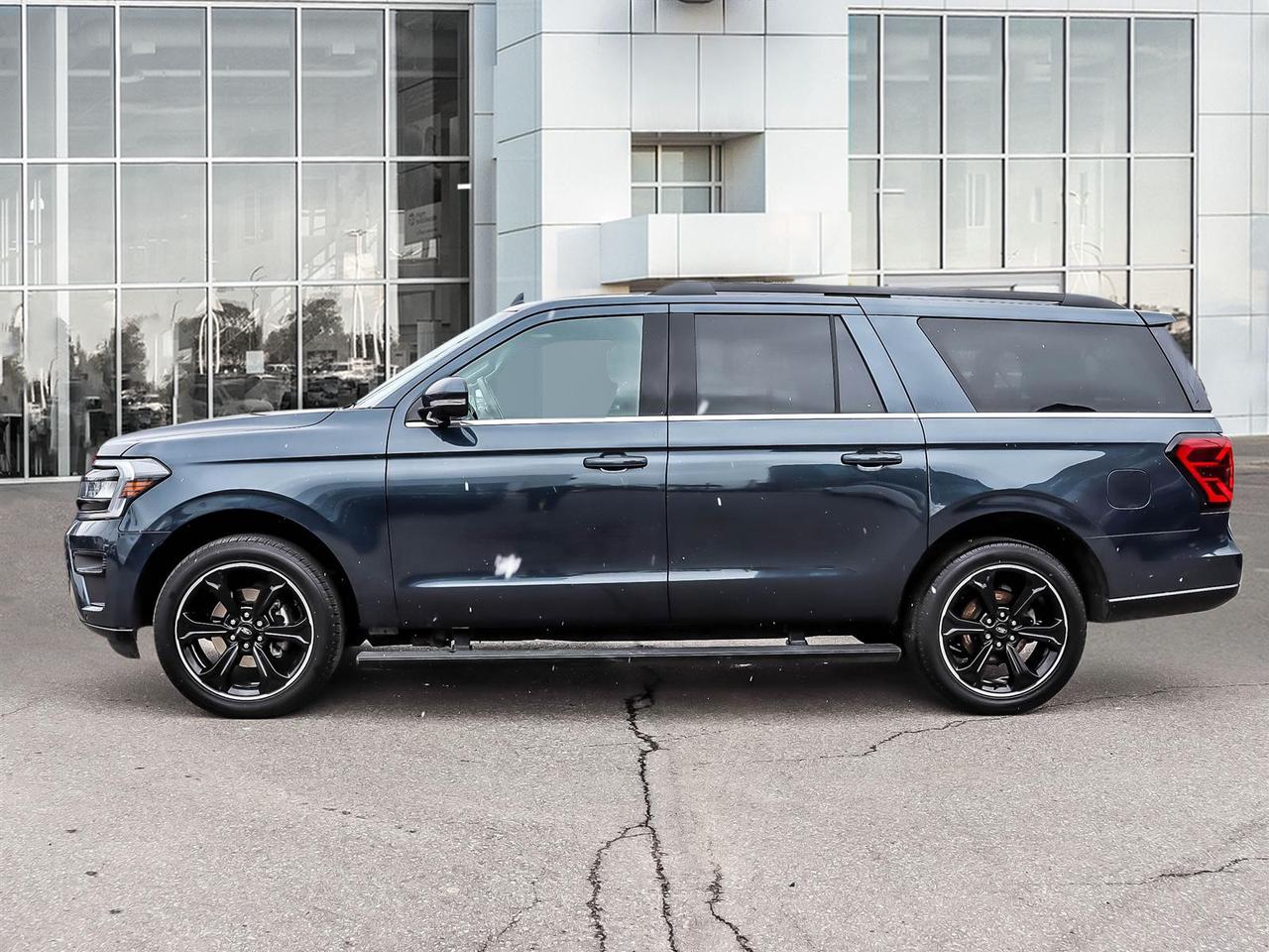 2023 Ford Expedition Limited MAX Photo4