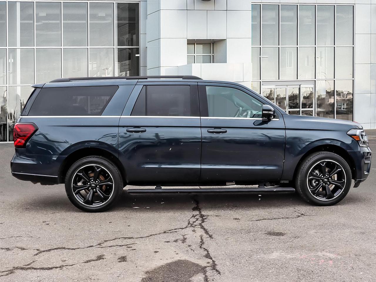 2023 Ford Expedition Limited MAX Photo