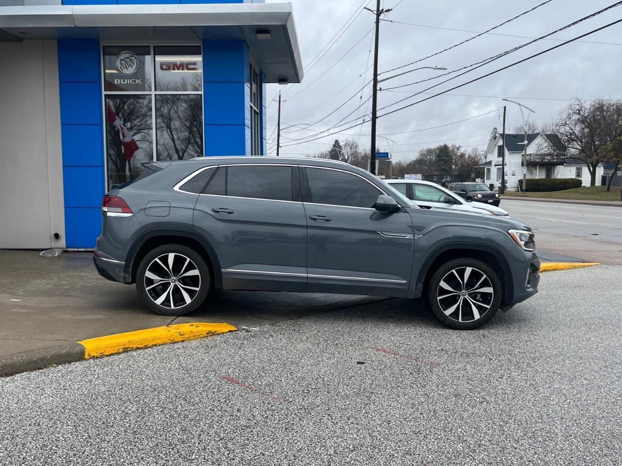 2024 Volkswagen Atlas Cross Sport EXECLINE PERFECT SHAPE Photo