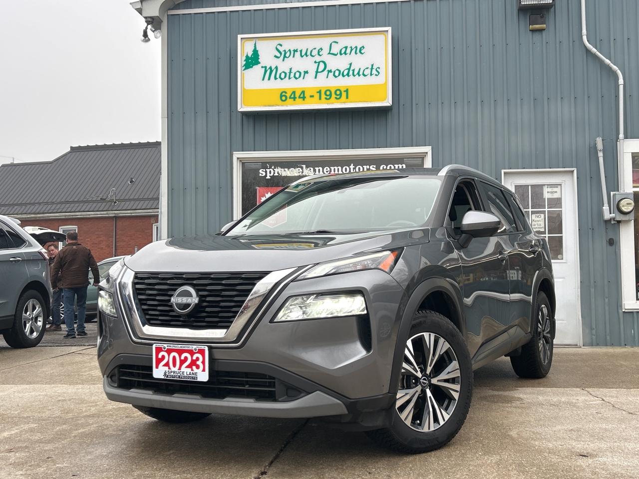 2023 Nissan Rogue SV Moonroof  ** LOW  KMS.! ** Photo