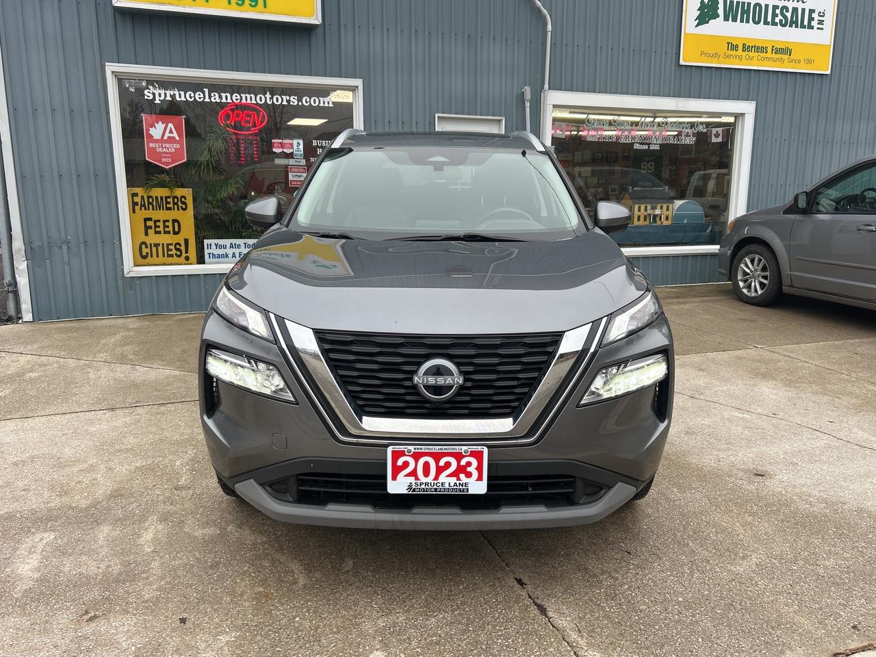 2023 Nissan Rogue SV Moonroof  ** LOW  KMS.! ** Photo