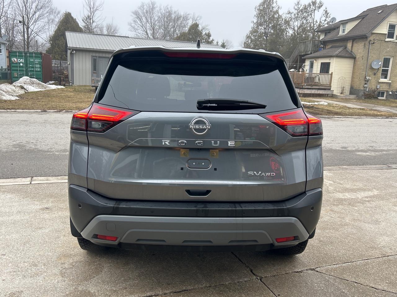 2023 Nissan Rogue SV Moonroof  ** LOW  KMS.! ** Photo