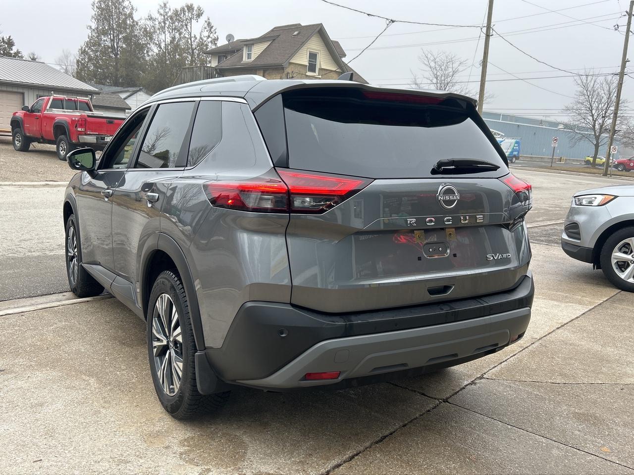 2023 Nissan Rogue SV Moonroof  ** LOW  KMS.! ** Photo