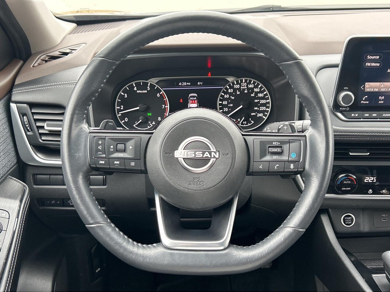 2023 Nissan Rogue SV Moonroof  ** LOW  KMS.! ** Photo