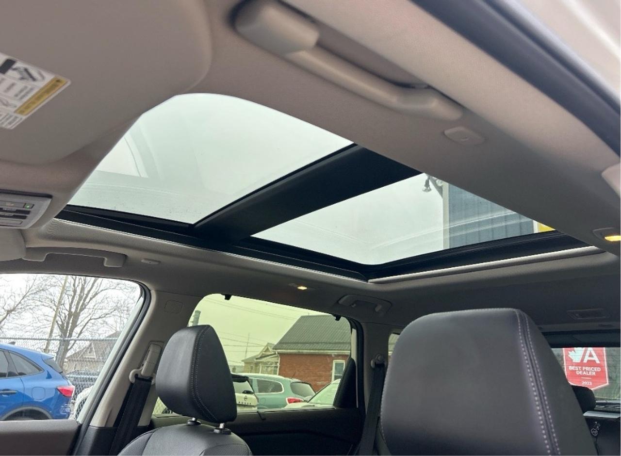 2023 Nissan Rogue SV Moonroof  ** LOW  KMS.! ** Photo