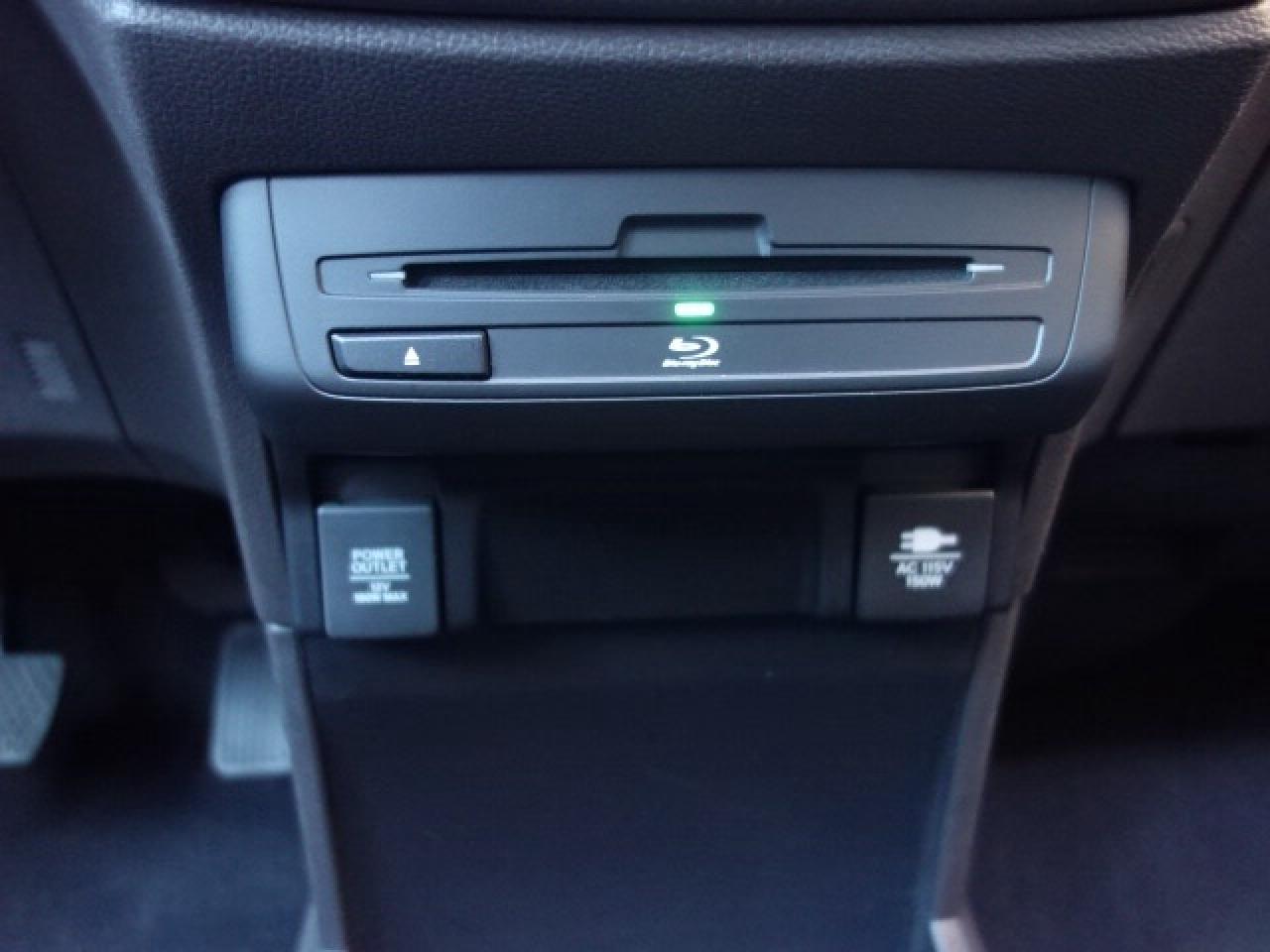 2018 Honda Odyssey Touring Photo