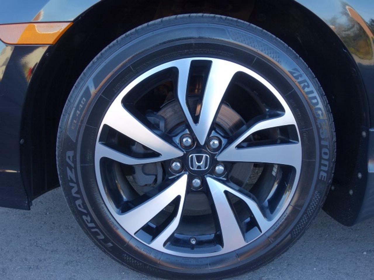 2018 Honda Odyssey Touring Photo
