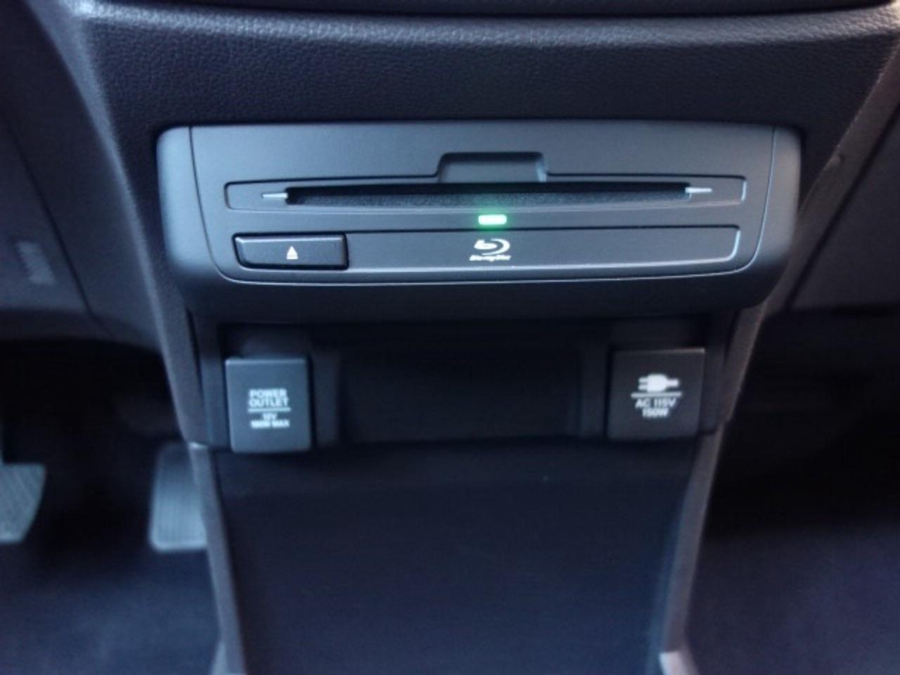 2018 Honda Odyssey Touring Photo