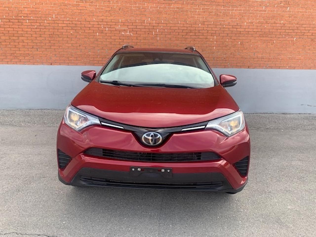 2018 Toyota RAV4 LE AWD Photo