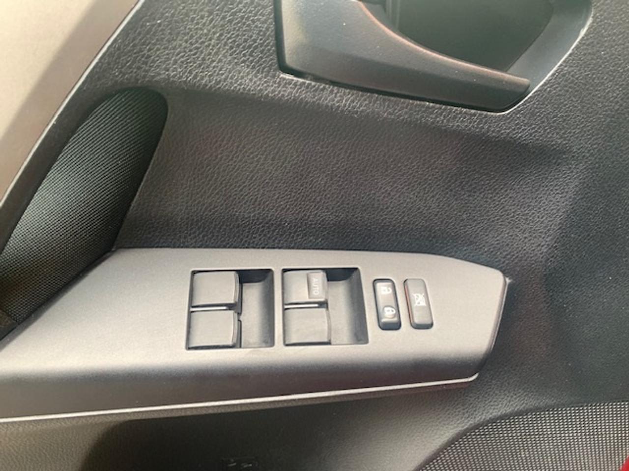 2018 Toyota RAV4 LE AWD Photo