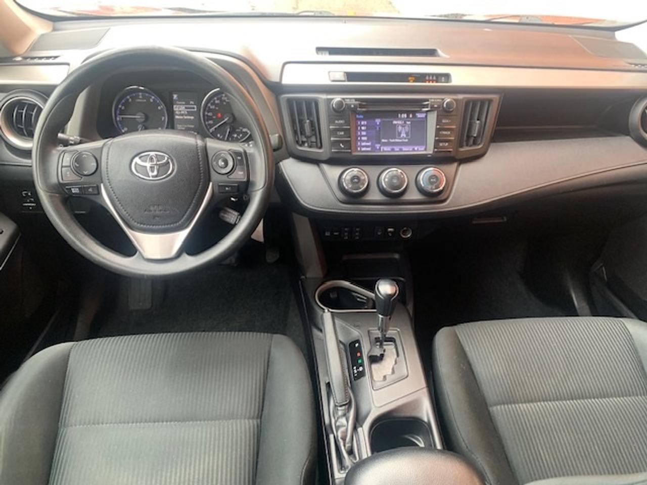 2018 Toyota RAV4 LE AWD Photo