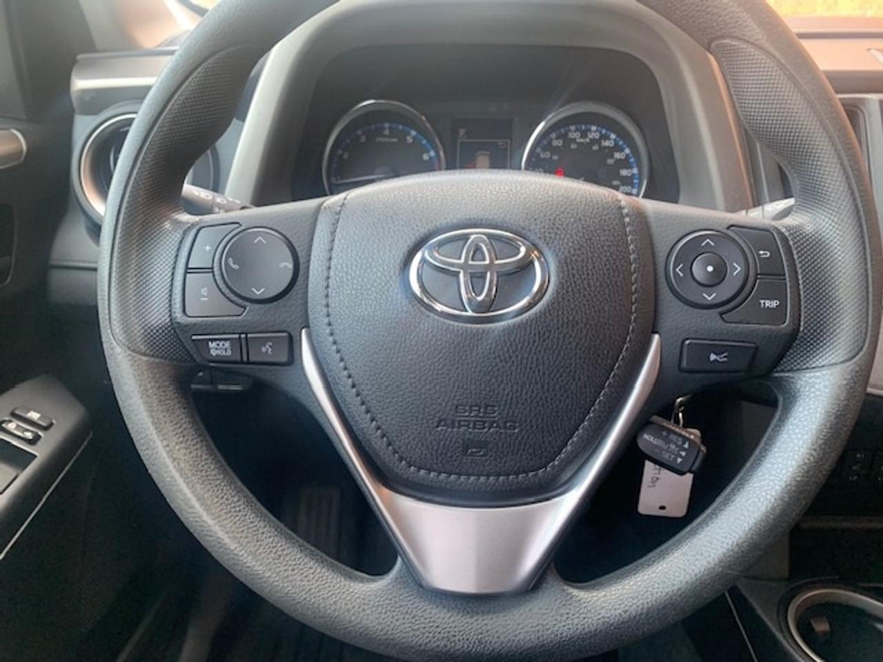 2018 Toyota RAV4 LE AWD Photo