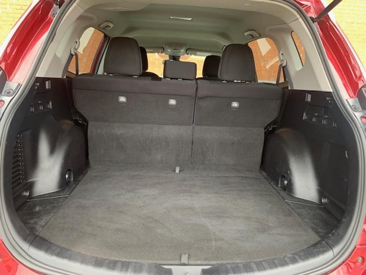 2018 Toyota RAV4 LE AWD Photo