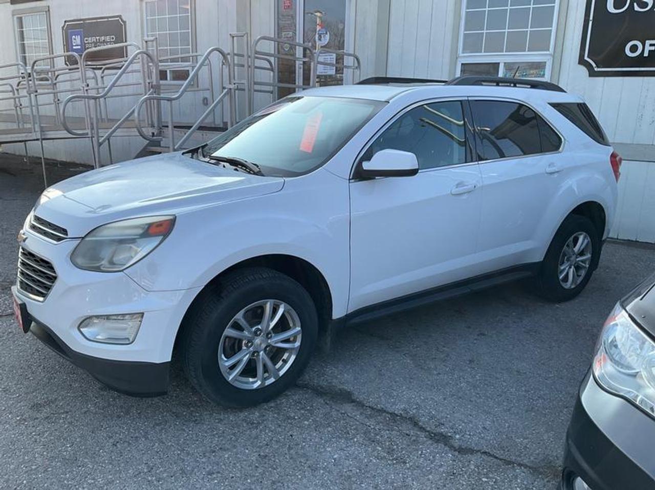 2016 Chevrolet Equinox LT Photo2