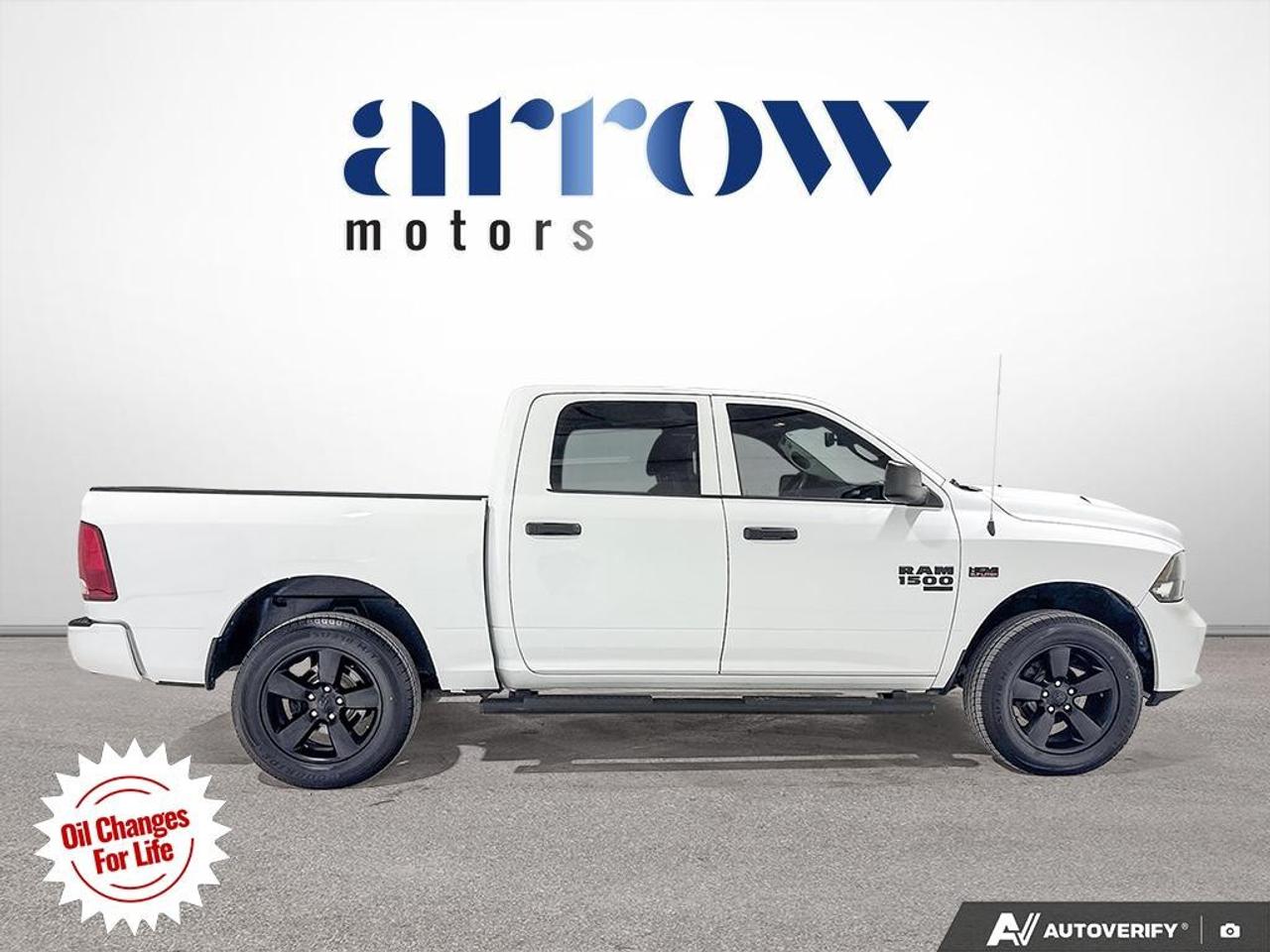 2021 RAM 1500 Classic EXPRESS 4X4 CREW CAB 5'7" BOX Photo