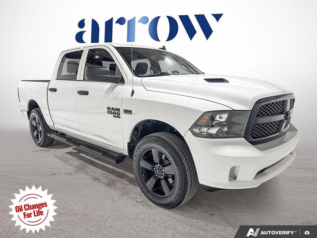 2021 RAM 1500 Classic EXPRESS 4X4 CREW CAB 5'7" BOX Photo