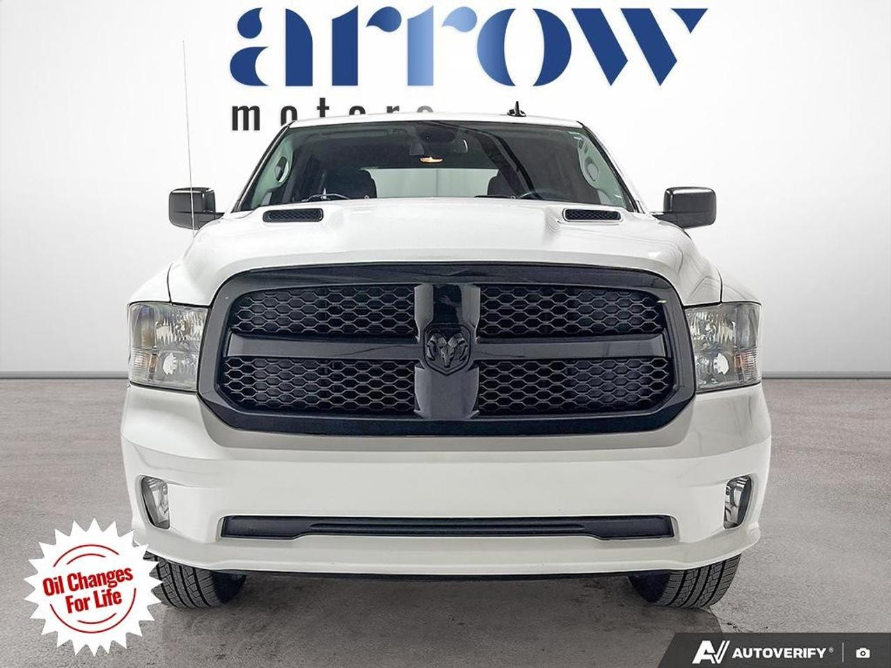 2021 RAM 1500 Classic EXPRESS 4X4 CREW CAB 5'7" BOX Photo