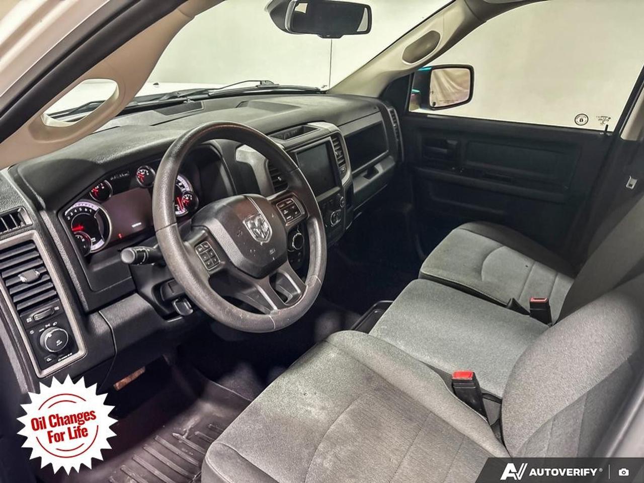 2021 RAM 1500 Classic EXPRESS 4X4 CREW CAB 5'7" BOX Photo