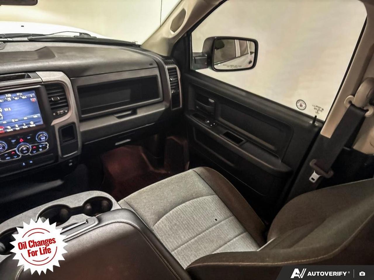 2021 RAM 1500 Classic EXPRESS 4X4 CREW CAB 5'7" BOX Photo