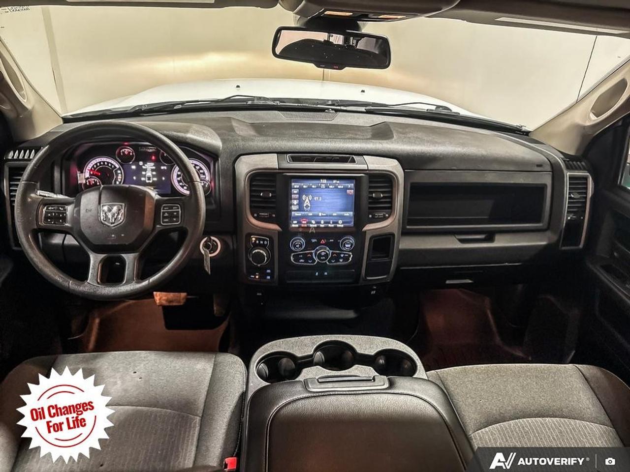 2021 RAM 1500 Classic EXPRESS 4X4 CREW CAB 5'7" BOX Photo