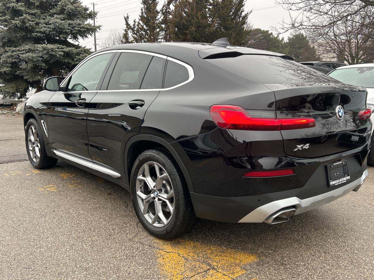 2025 BMW X4 HEADS UP DISPLAY, CARPLAY, PANOROOF,AMBIENT LIGHTS Photo