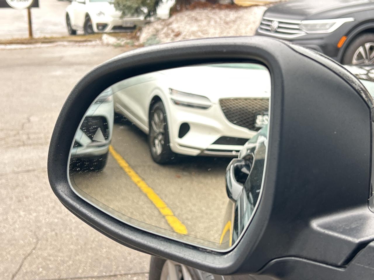 2025 BMW X4 HEADS UP DISPLAY, CARPLAY, PANOROOF,AMBIENT LIGHTS Photo