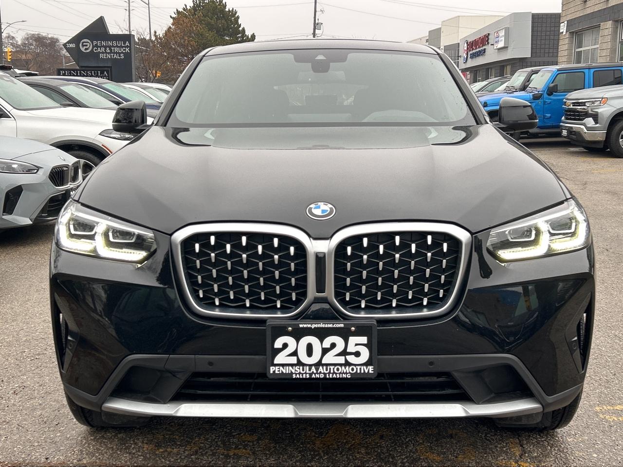 2025 BMW X4 HEADS UP DISPLAY, CARPLAY, PANOROOF,AMBIENT LIGHTS Photo