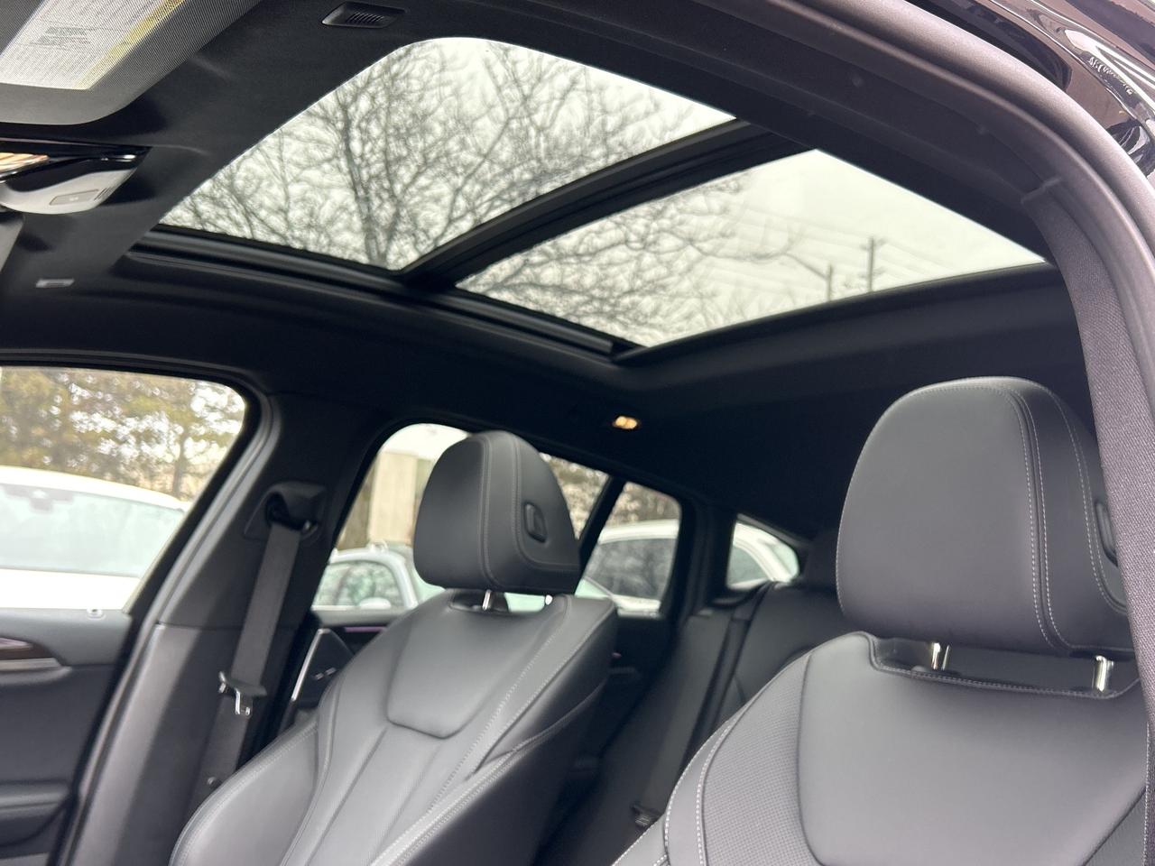 2025 BMW X4 HEADS UP DISPLAY, CARPLAY, PANOROOF,AMBIENT LIGHTS Photo