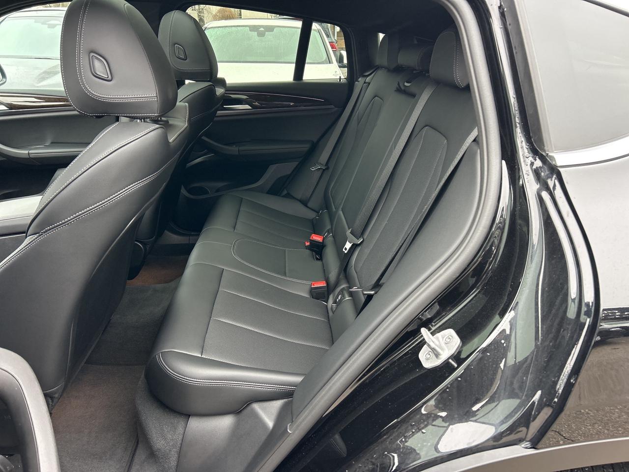 2025 BMW X4 HEADS UP DISPLAY, CARPLAY, PANOROOF,AMBIENT LIGHTS Photo