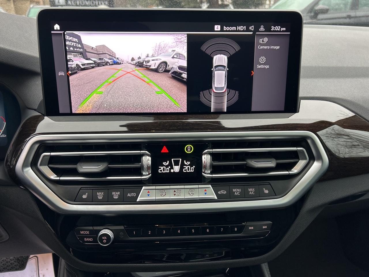 2025 BMW X4 HEADS UP DISPLAY, CARPLAY, PANOROOF,AMBIENT LIGHTS Photo
