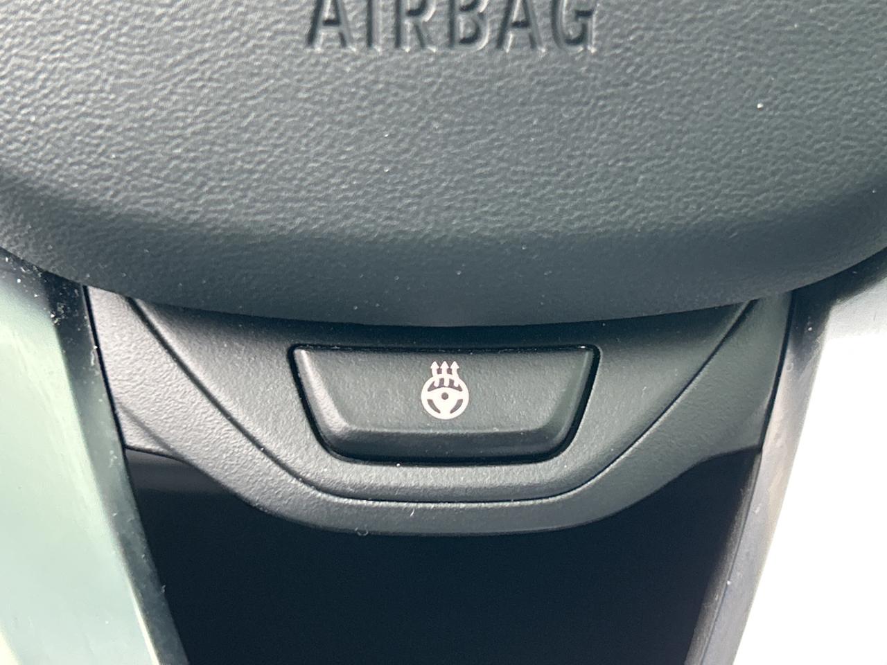 2025 BMW X4 HEADS UP DISPLAY, CARPLAY, PANOROOF,AMBIENT LIGHTS Photo