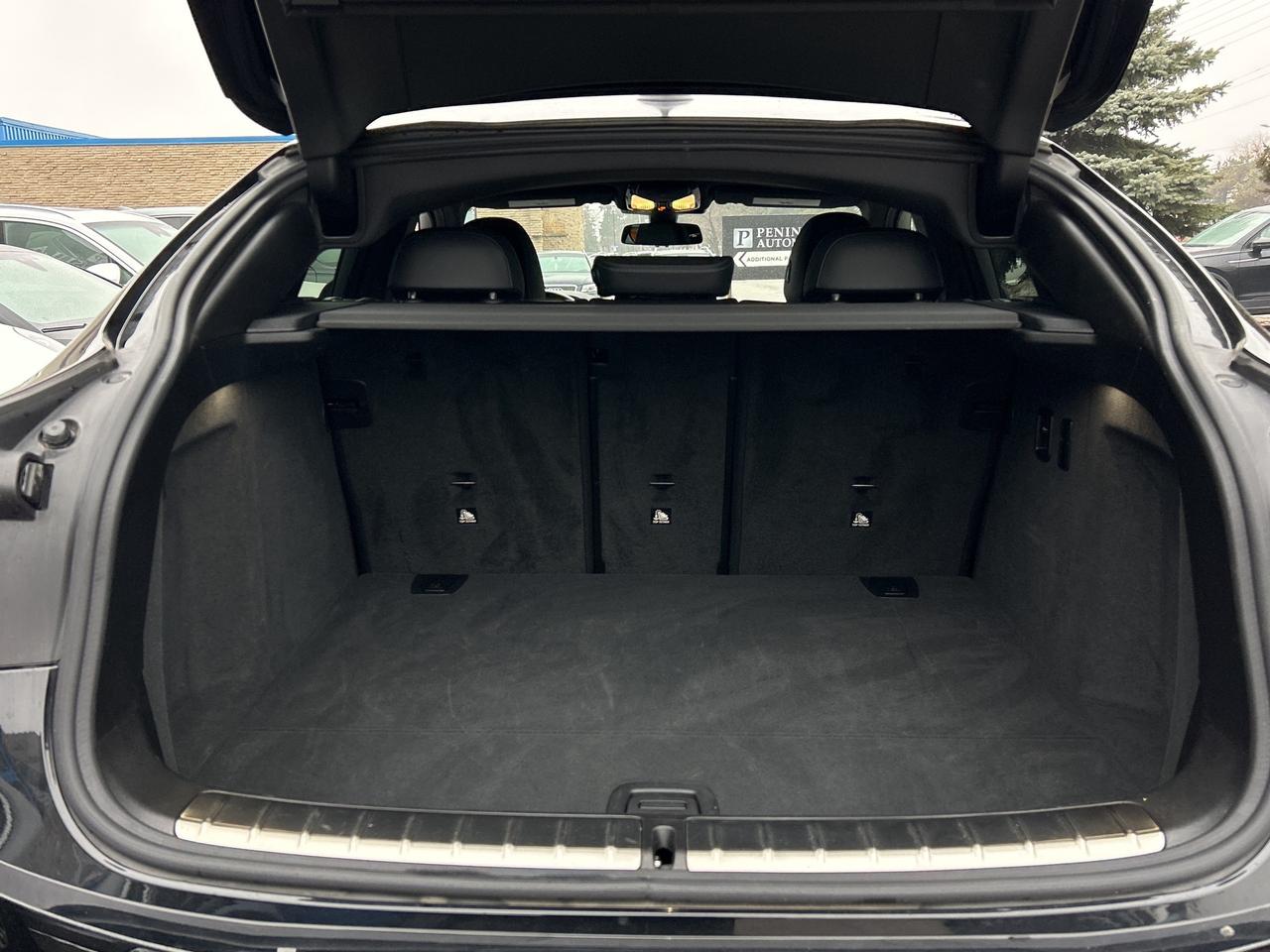 2025 BMW X4 HEADS UP DISPLAY, CARPLAY, PANOROOF,AMBIENT LIGHTS Photo