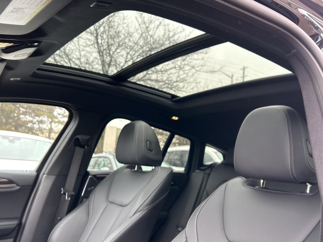 2025 BMW X4 HEADS UP DISPLAY, CARPLAY, PANOROOF,AMBIENT LIGHTS Photo