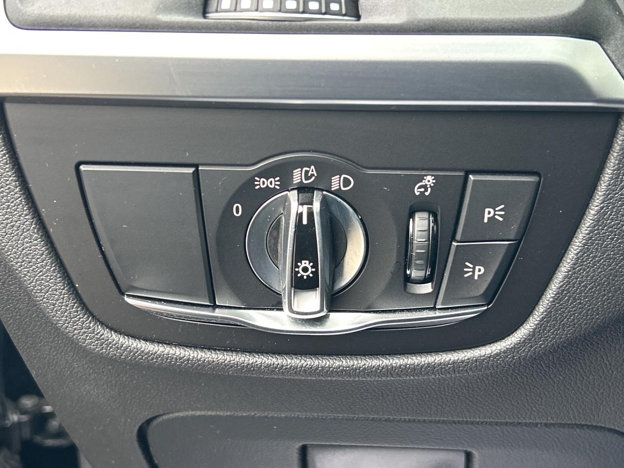 2025 BMW X4 HEADS UP DISPLAY, CARPLAY, PANOROOF,AMBIENT LIGHTS Photo