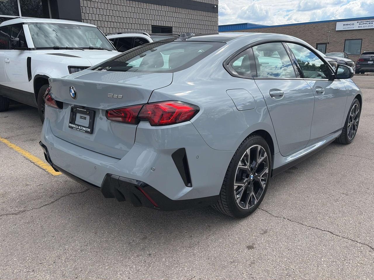 2025 BMW 2 Series M-Sport, FREE TORONTO MAPLE LEAFS GOLD SEATS Photo